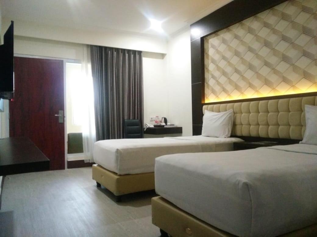 Sindoro Hotel Cilacap By Conary Bagian luar foto