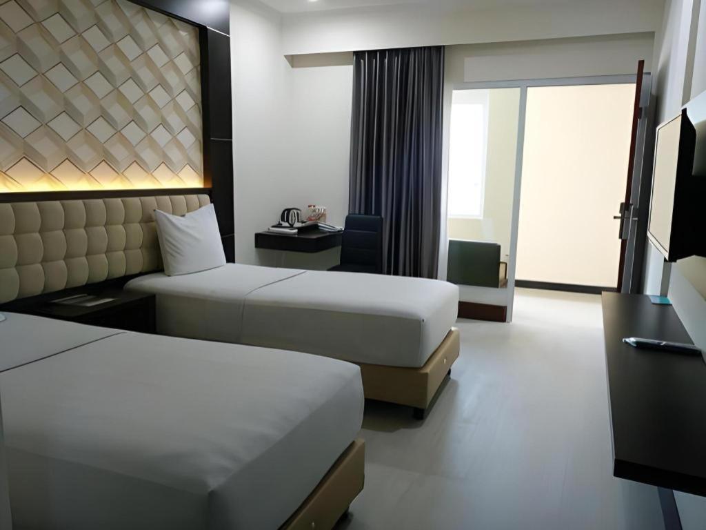 Sindoro Hotel Cilacap By Conary Bagian luar foto