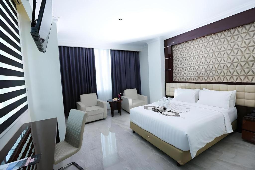 Sindoro Hotel Cilacap By Conary Bagian luar foto